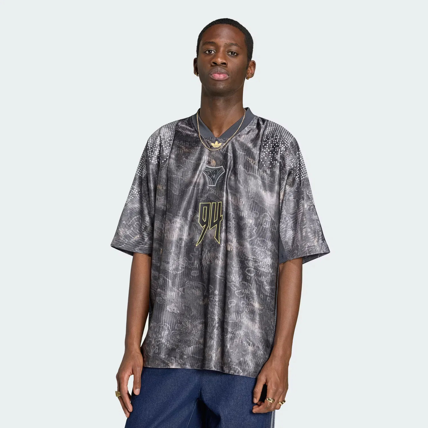 Мужская футболка на молнии Adilenium Season 5 EQT Jersey Adidas Originals, Chalk Pearl/Wonder Taupe