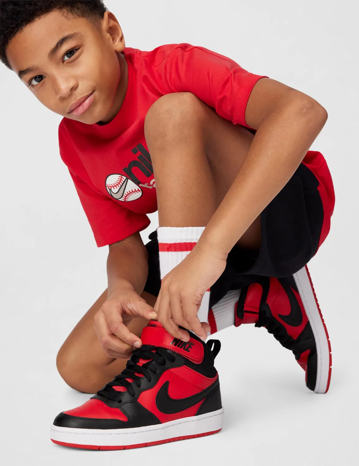 Детские кроссовки для мальчиков кожаные NIKE Court Borough Mid 2 NIKE, University Red Black White — фото 2