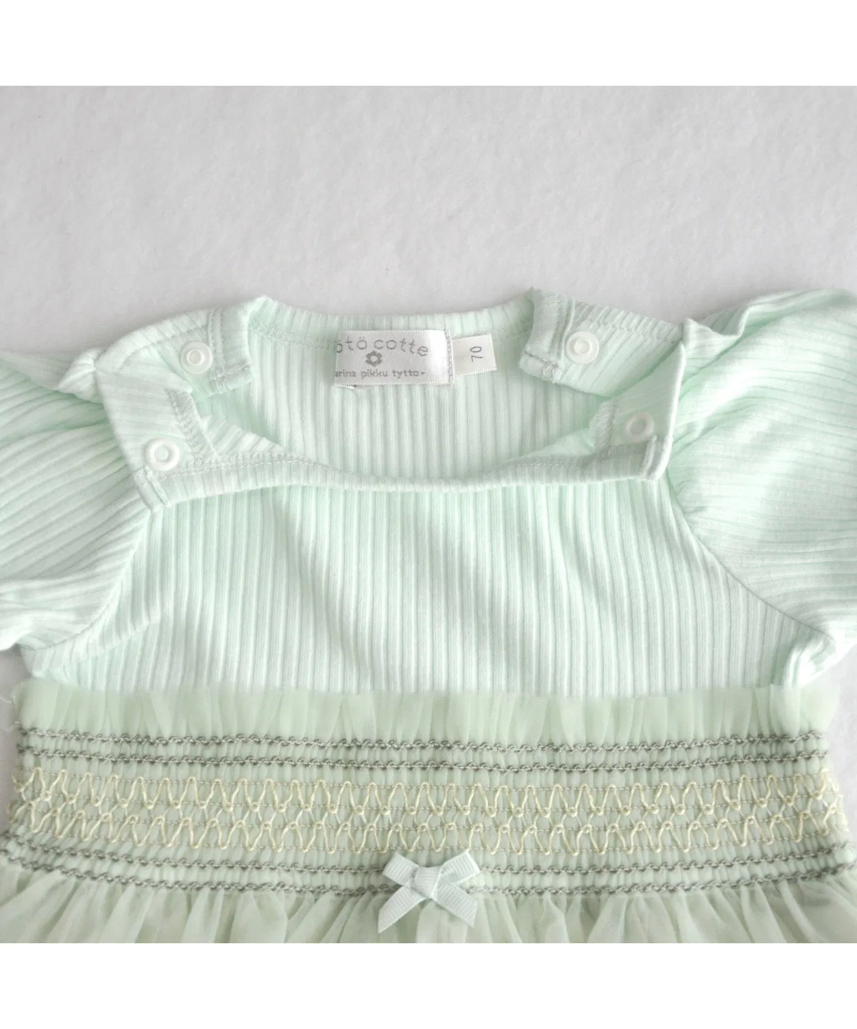 Детский боди-комбинезон с фриллами и лентой, модель Smocking Embroidery, coto cotte, Green — фото 4