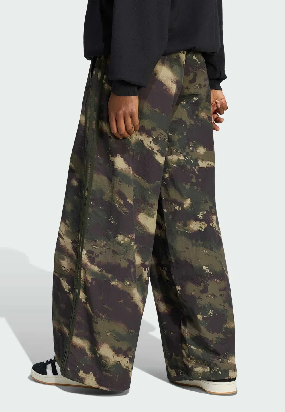 Камуфляжные спортивные брюки Adilenium Adidas Originals, Night Cargo Aurora Coffee Olive Strata Orbit Green — фото 2