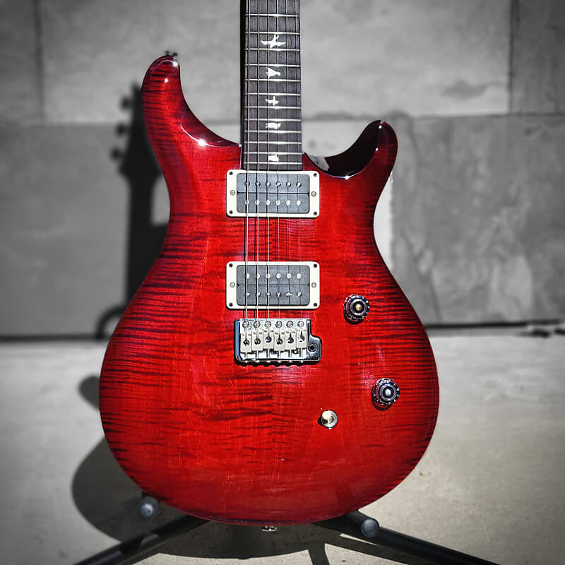 

PRS CE24 Fire Red Wrap Черный атласный воротник 104143CCMC5