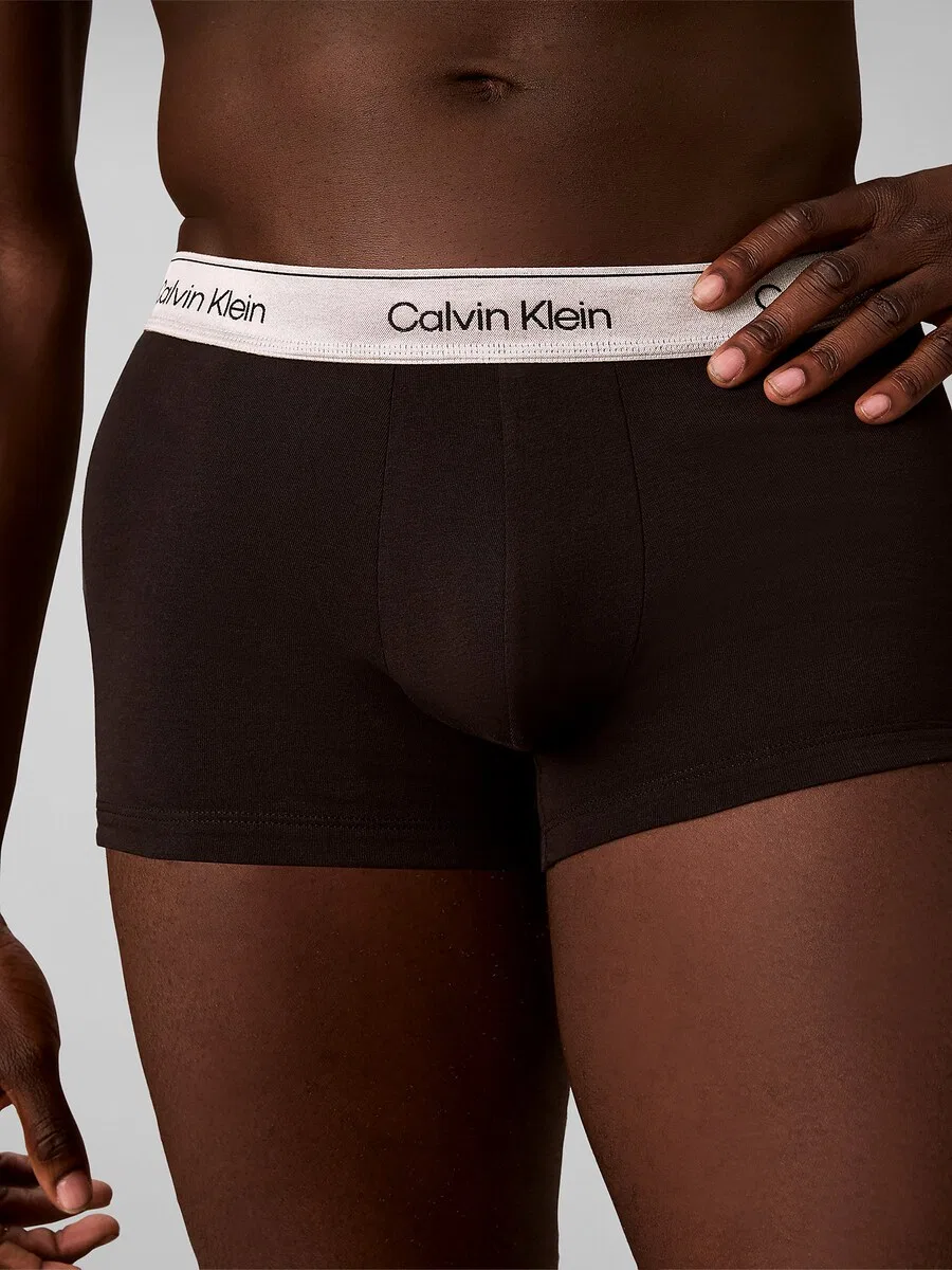 Боксерские шорты Calvin Klein коричневого цвета — фото 3