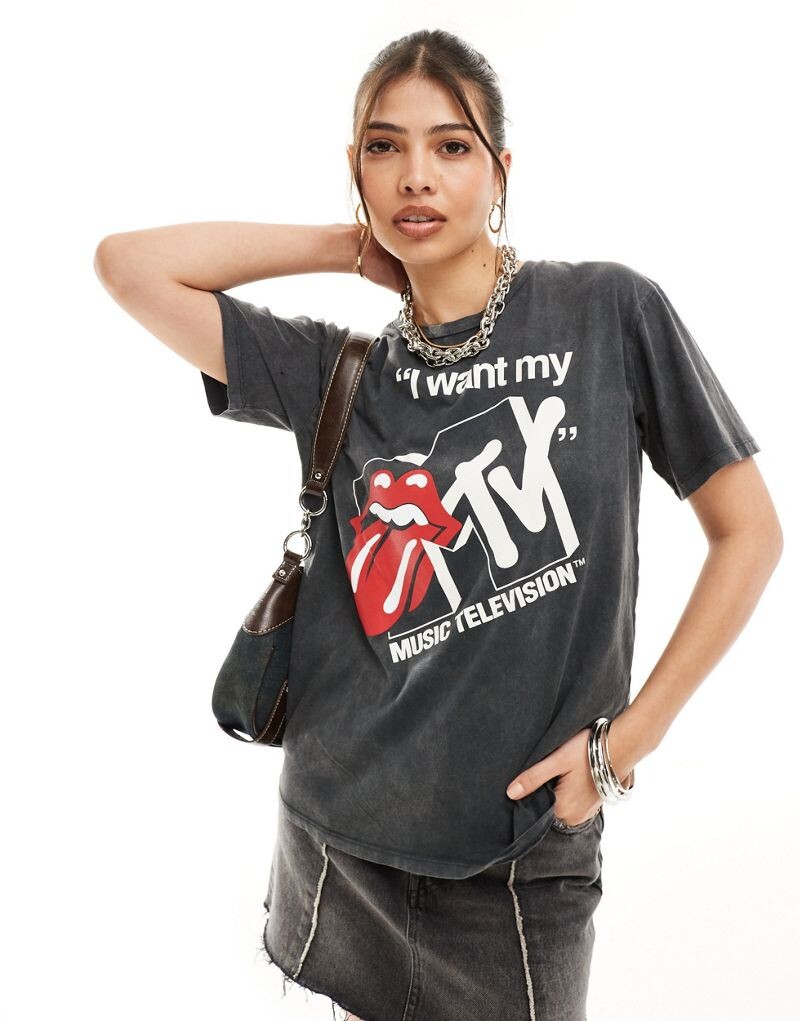 

Stradivarius — серая футболка с графикой в ​​стиле MTV