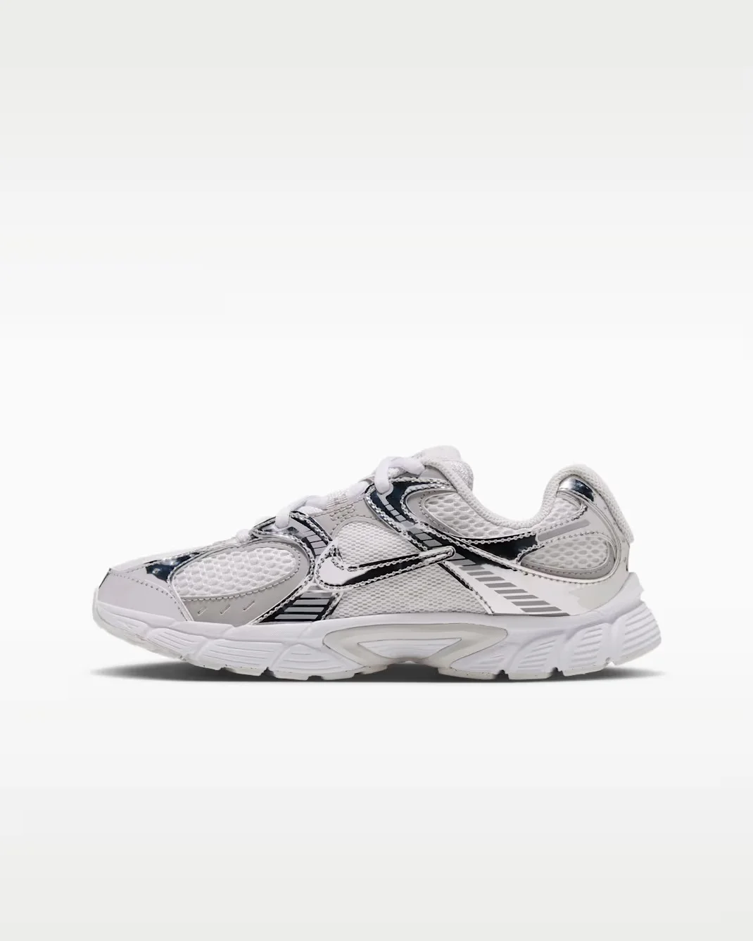 Кроссовки подростковые Nike V5 RNR, белый/серебристый