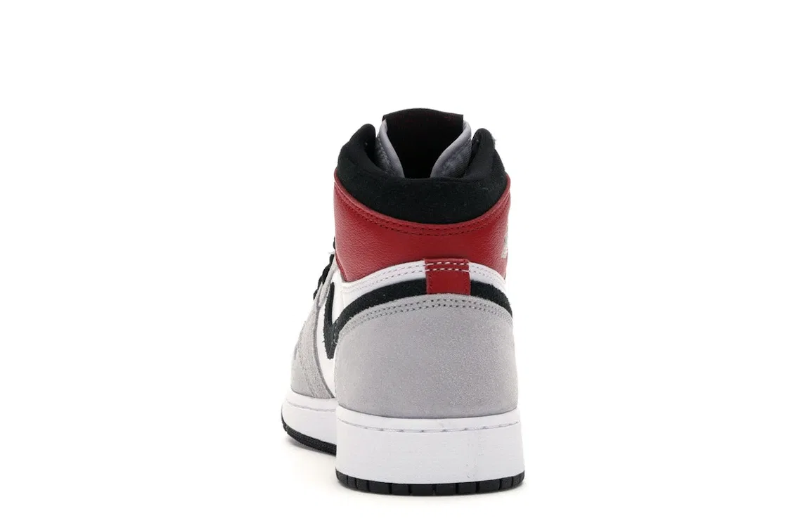 Детские кроссовки для мальчиков кожаные Jordan 1 Retro High, White/Black-Light Smoke Grey-Varsity Red — фото 4