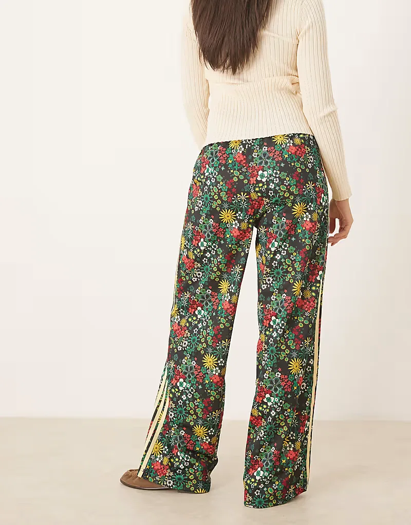 Спортивные брюки Adidas Originals x Liberty London Firebird с цветочным принтом — фото 2