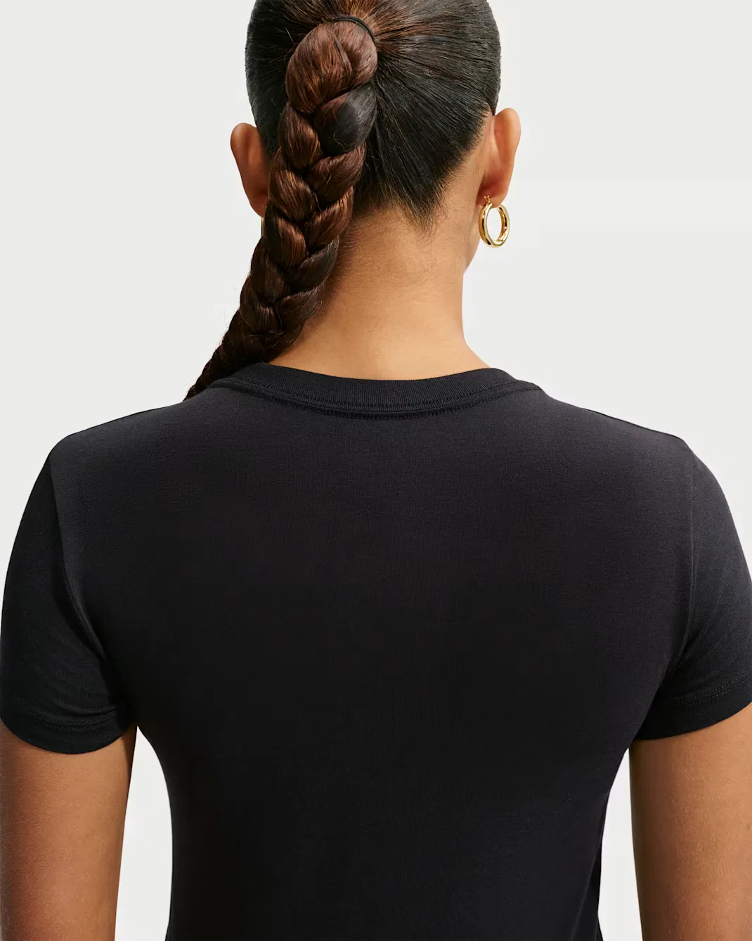 Женская облегающая укороченная футболка в стиле Mod Nike Sportswear Chill Knit, Black — фото 2