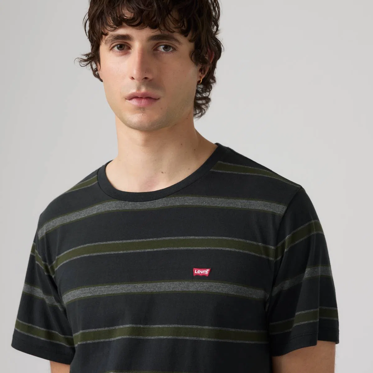 Классическая фирменная футболка Levi's, Nik Stripe Jet Black - Black — фото 2