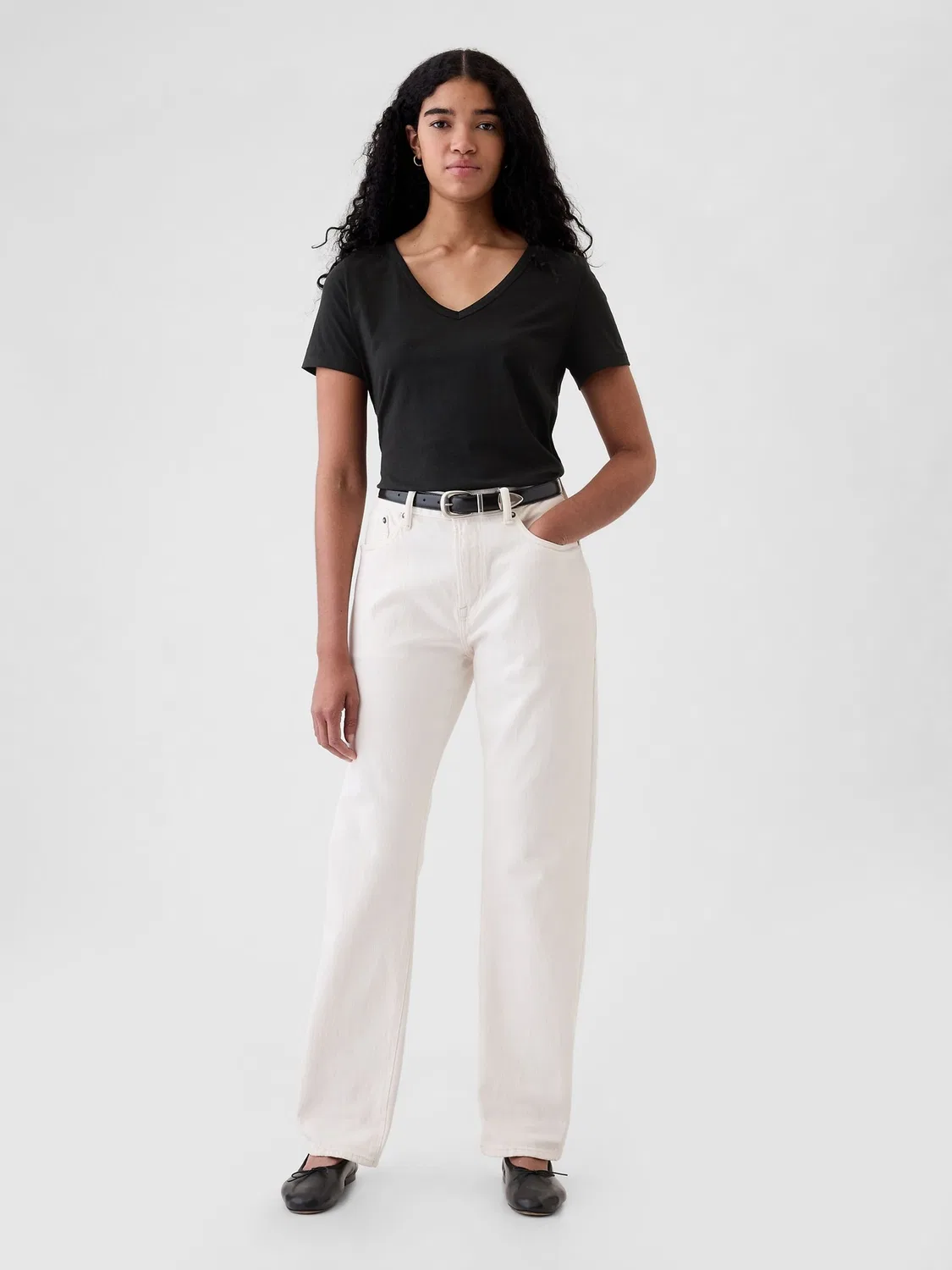 Футболка с V-образным вырезом Gap Vintage Soft, черный — фото 4