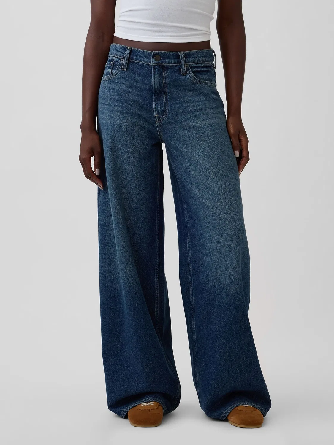 Джинсы свободные Gap UltraSoft Buckle Baggy, medium wash