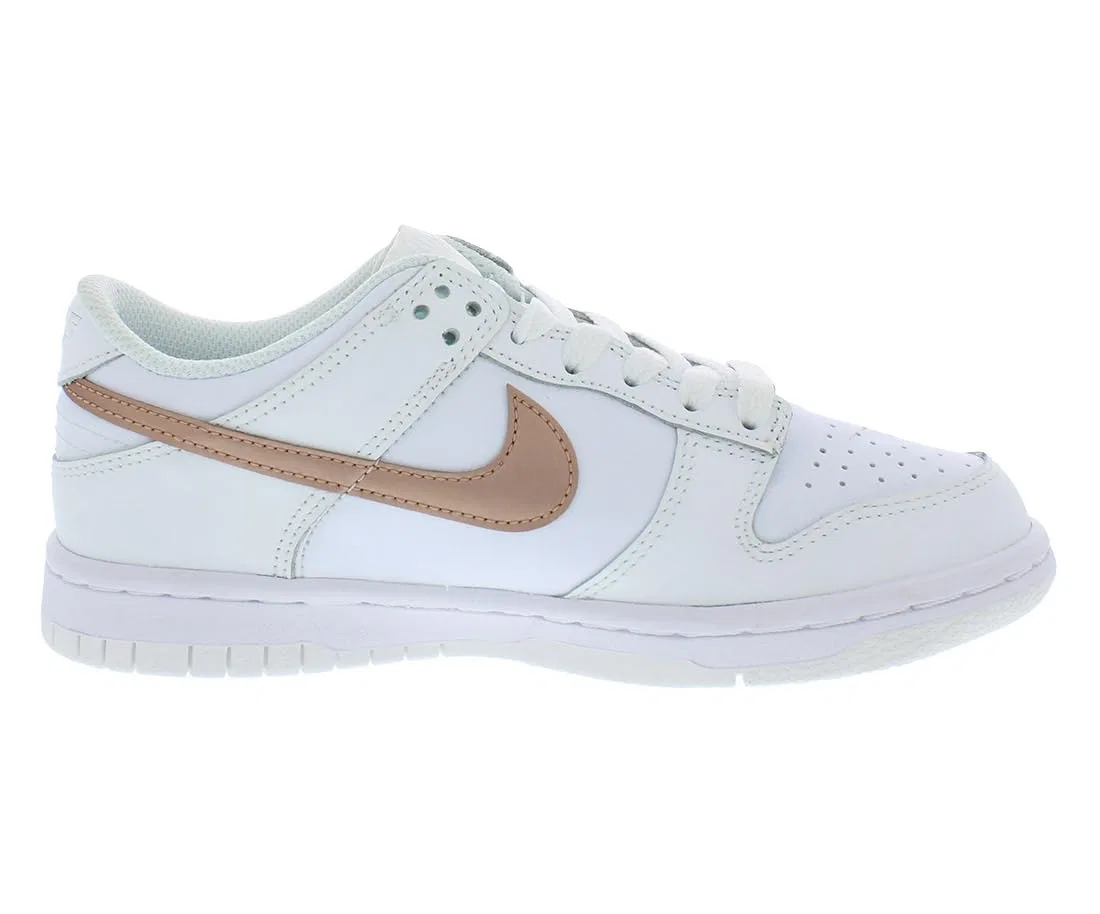 Детские кроссовки для мальчиков с принтом Dunk Low Gs NIKE, White Metallic Red Bronze — фото 2