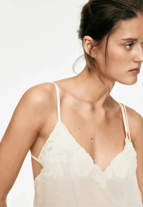 Топ с регулируемыми бретелями Flowing camisole top with embroidered detail - undershirt Massimo Dutti, beige, бежевый — фото 3
