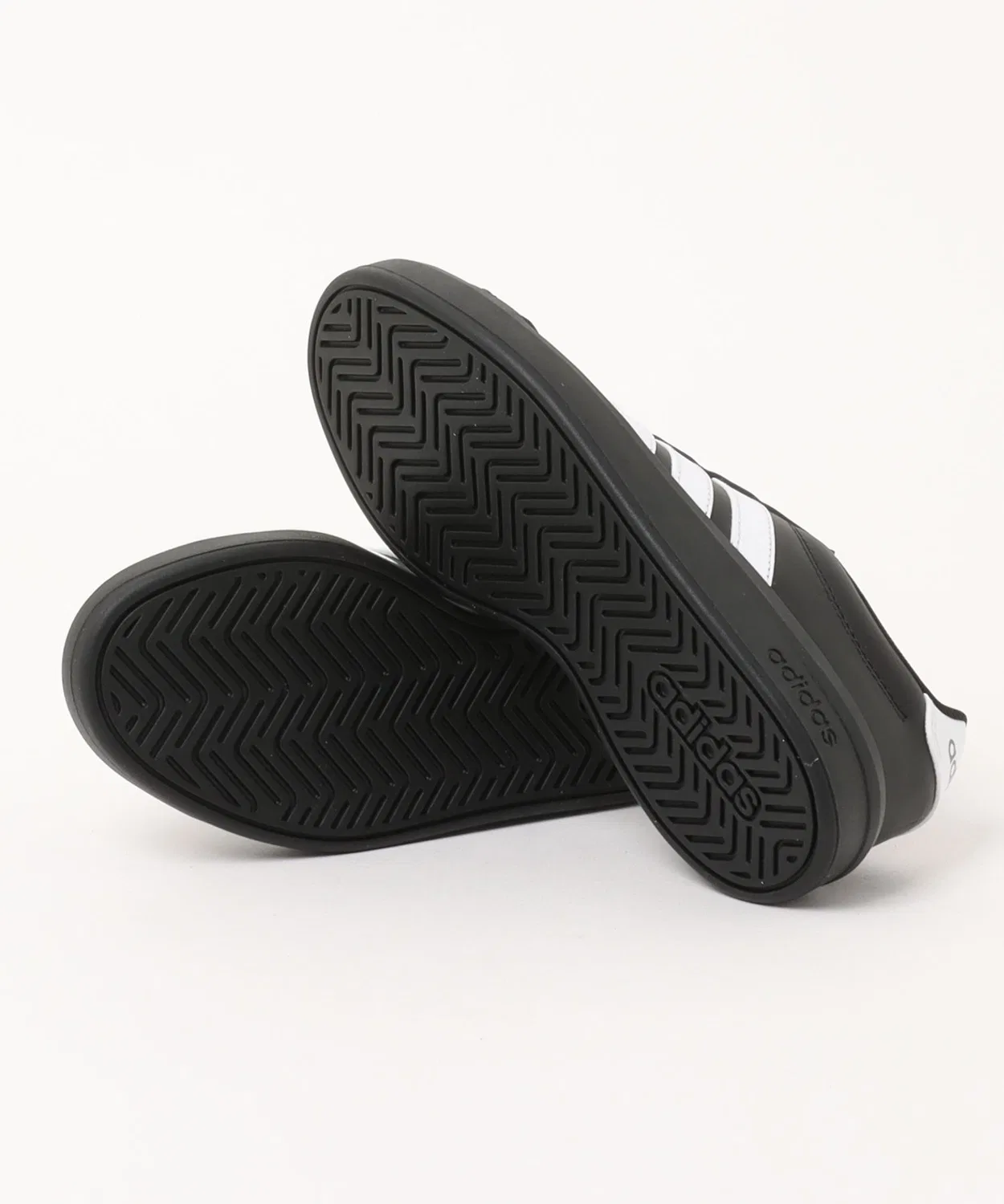 Детские кроссовки из синтетической кожи на шнуровке GRAND COURT 3.0 J Adidas, Black/White — фото 3