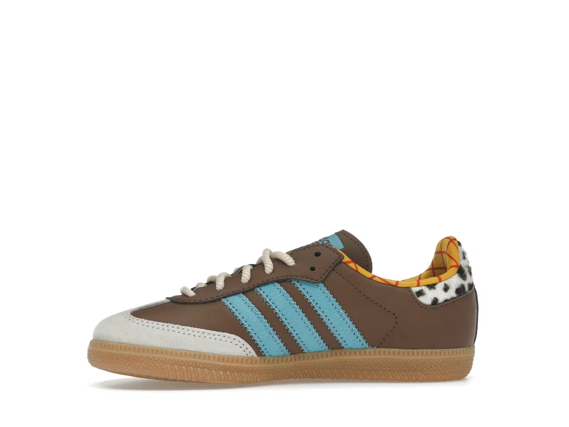 Детские кроссовки с принтом Toy Story Woody Samba OG Adidas, цвет Preloved Brown/Preloved Blue/Aluminum — фото 3