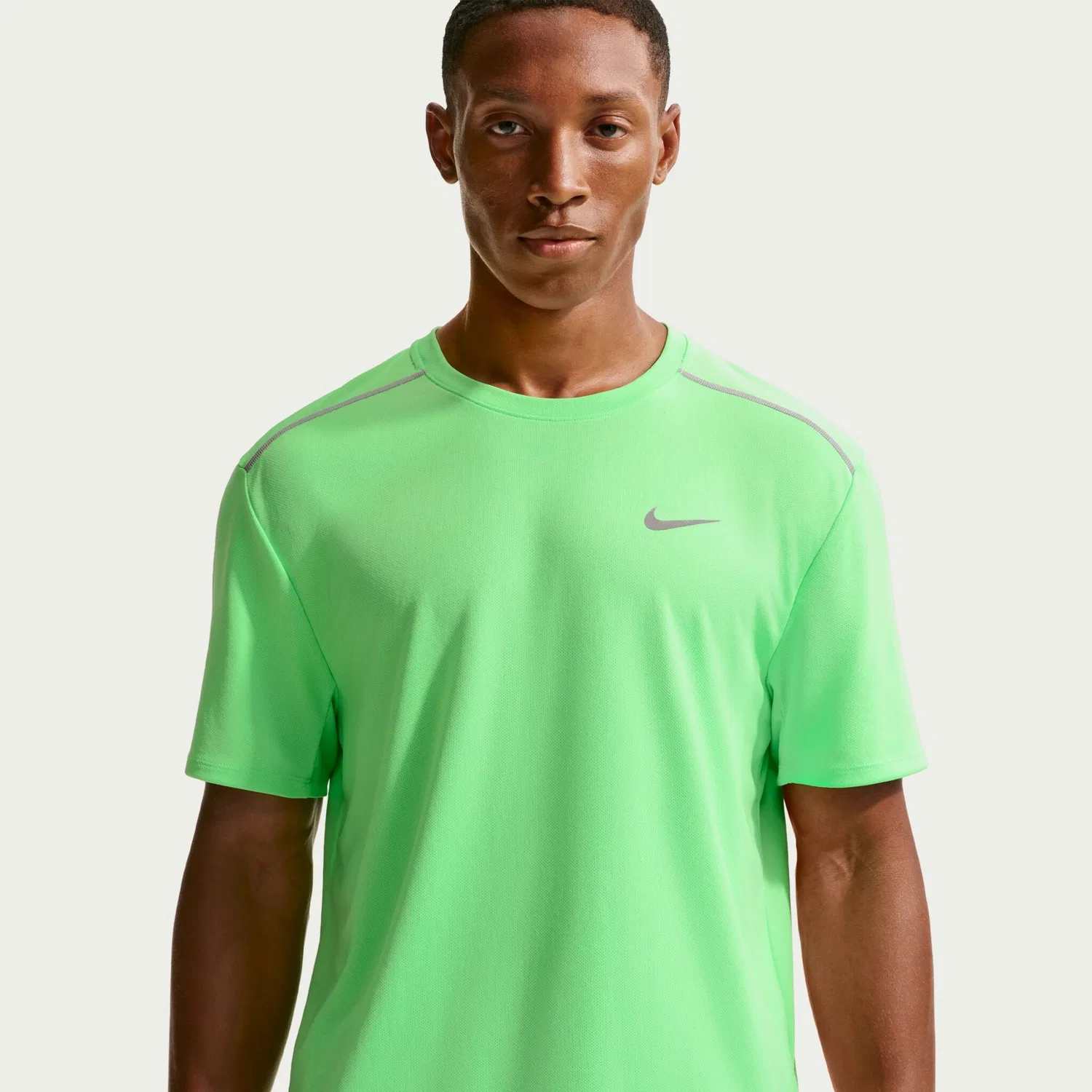 Детский беговой лонгслив с защитой от солнца Nike, Illusion Green/Reflective Silver