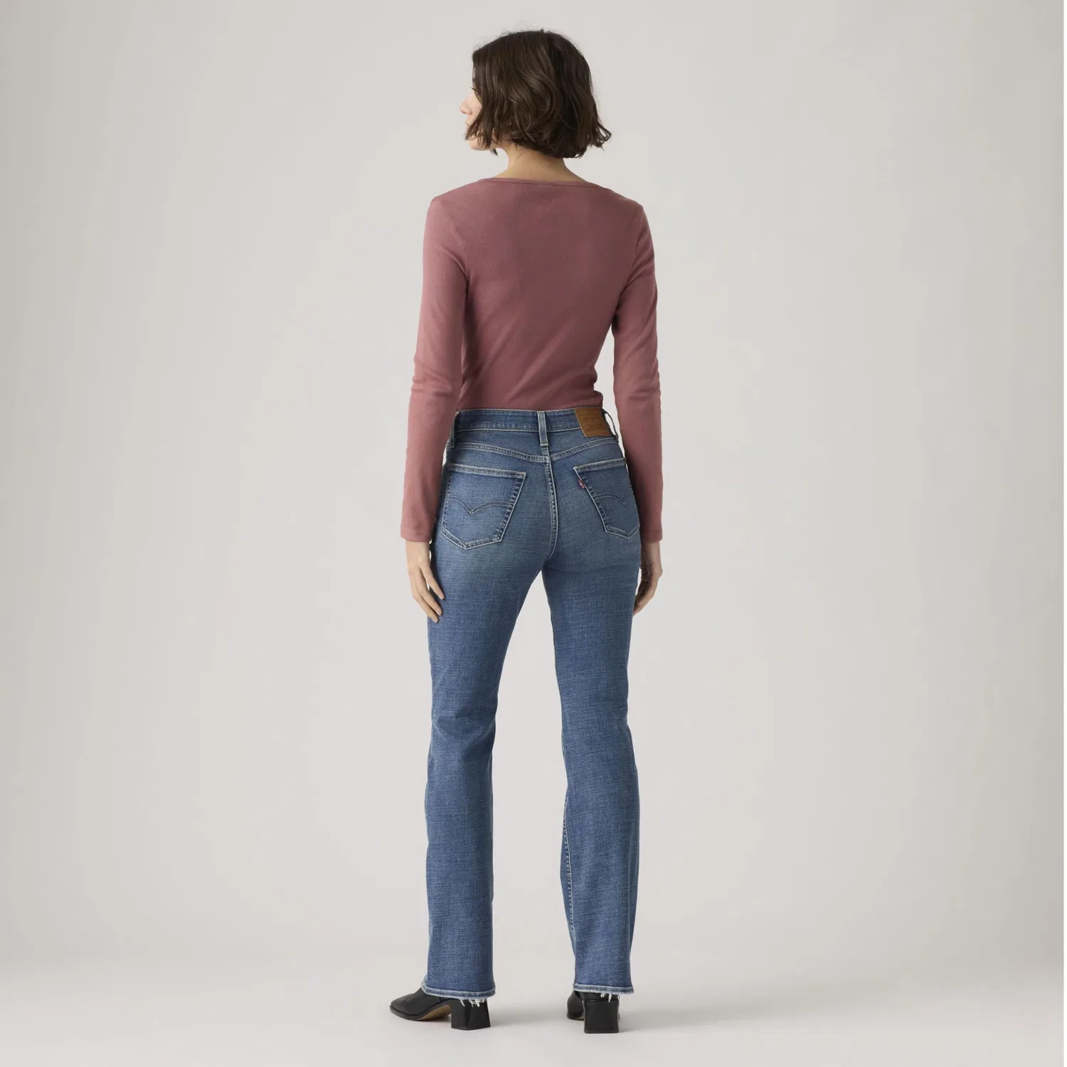 Женские джинсы с высокой посадкой и клешем от колена Levi's, Duck Out — фото 3