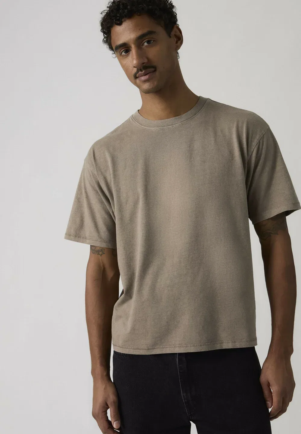 Простая футболка Levi'S, Sheen Wash Nightfall Navy - Browns — фото 4