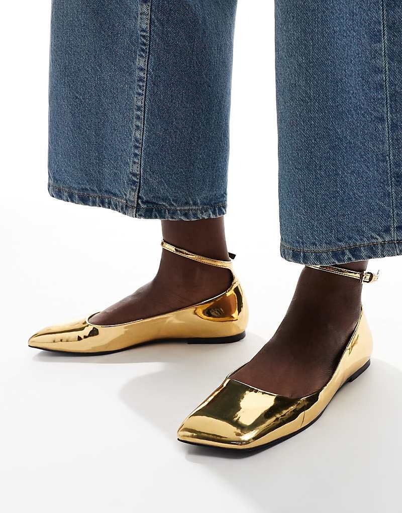 

ASOS DESIGN – Lyra – Золотые скошенные балетки