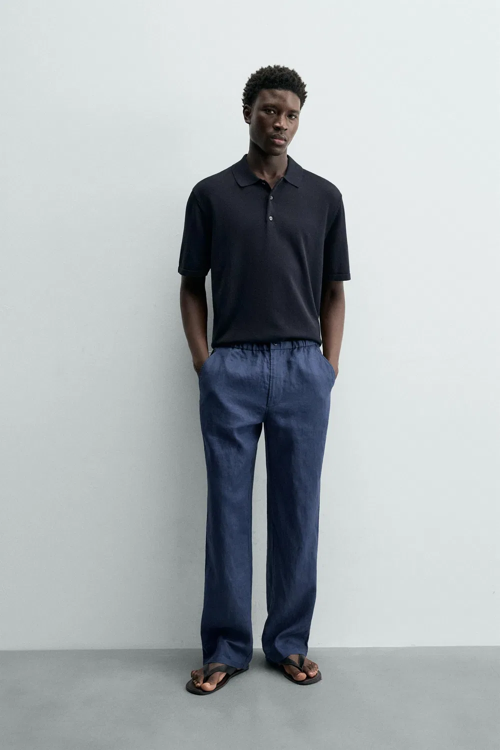 Брюки из 100% льна, стандартного кроя. ZARA, Navy blue