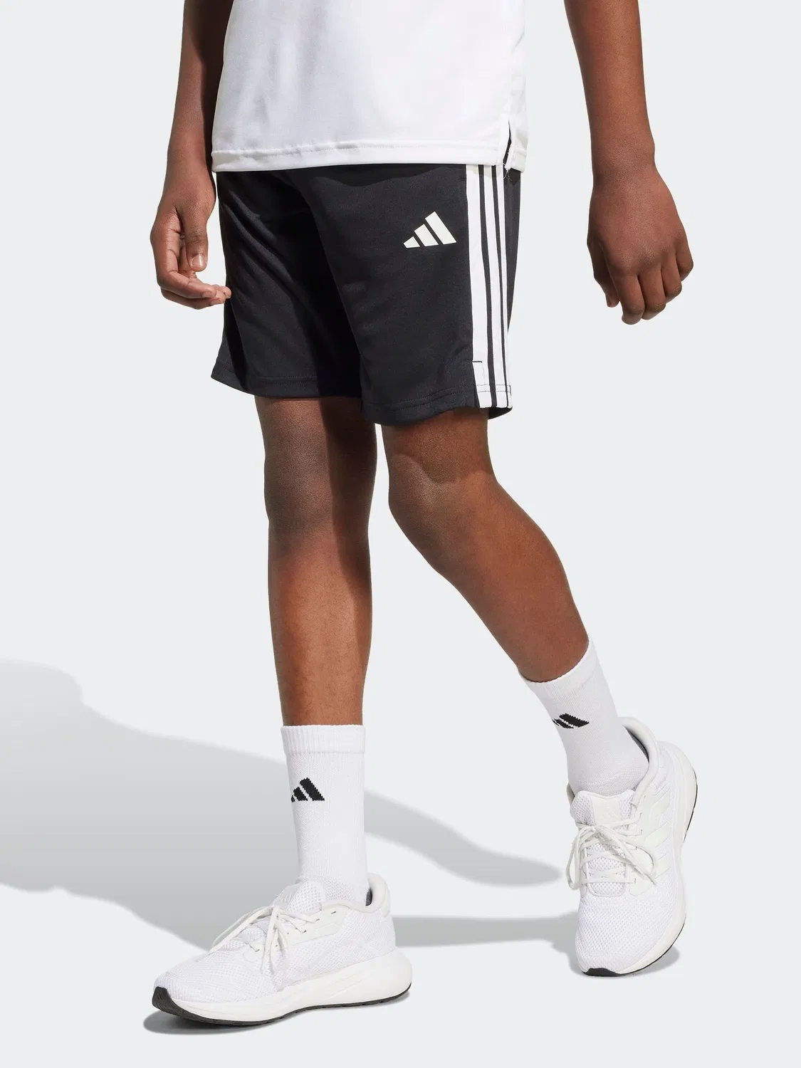 Шорты для мальчиков Train Essentials 3-Stripes adidas, черный