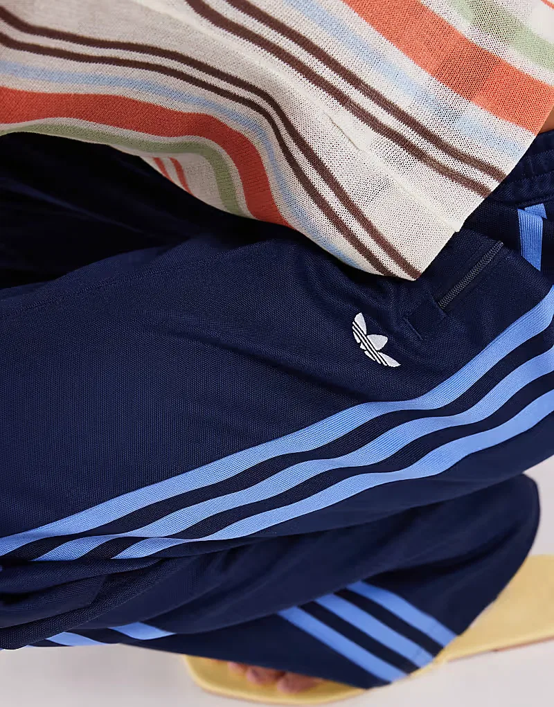 Классические спортивные брюки Adidas Originals в темно-синем и синем х — фото 3