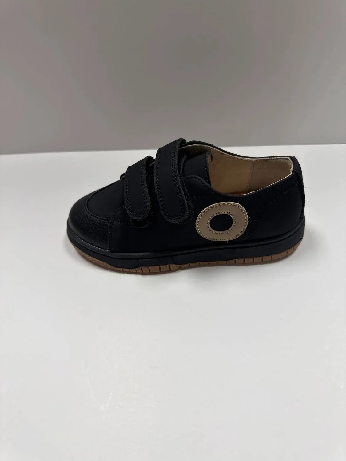 Детские кроссовки на липучках с перфорацией Hemlock Circle Double Vl Boutaccelli, Black Gum Leather/Taupe
