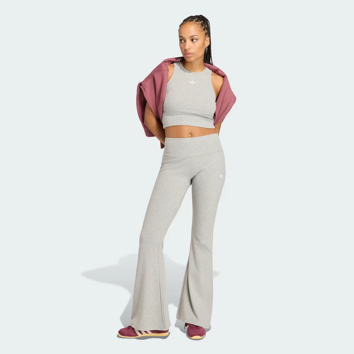 Женские леггинсы-клеш из рубчатого трикотажа ESSENTIALS RIB FLARED LEGGINGS Adidas Originals, серый меланж — фото 3