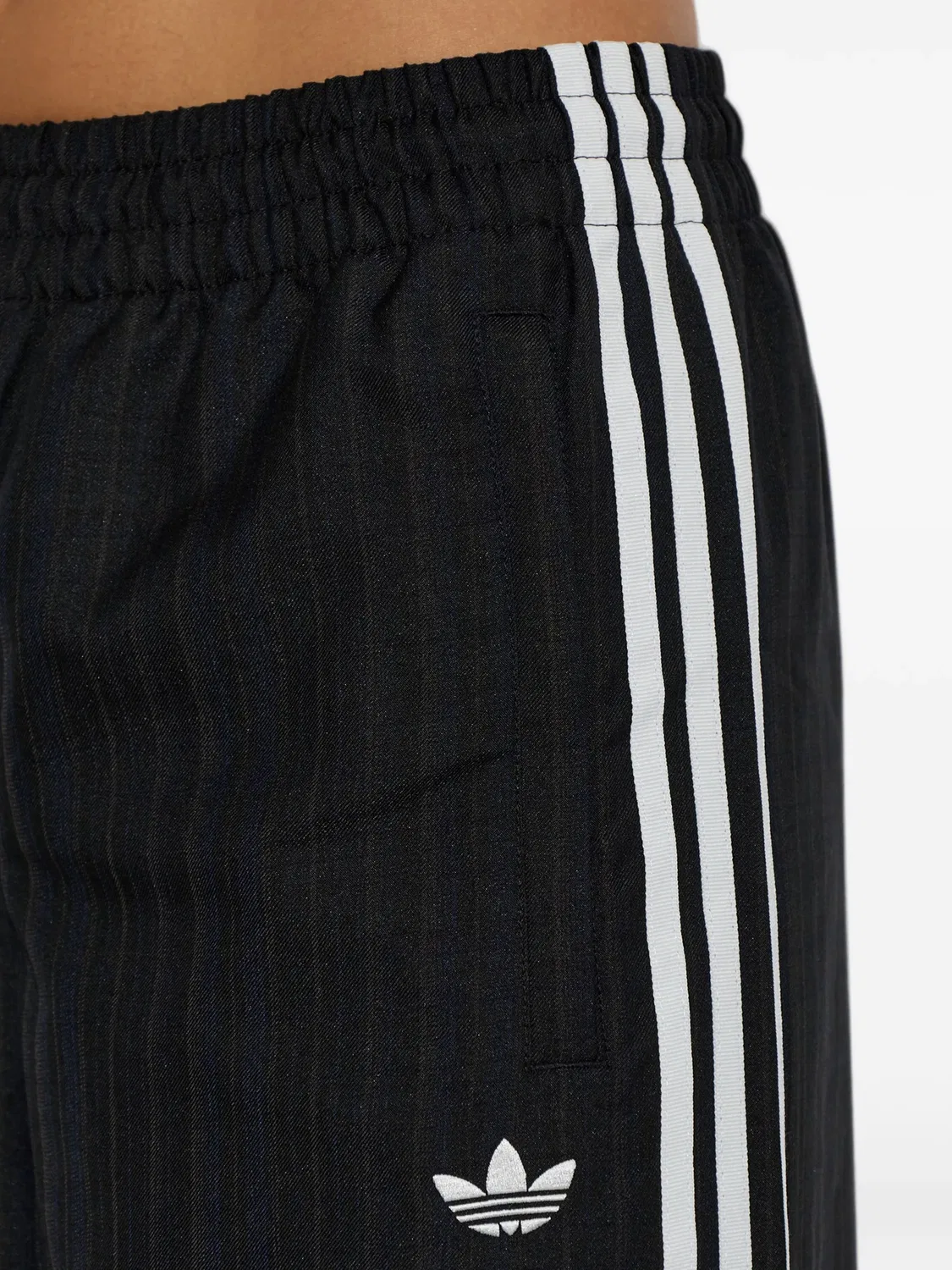 Широкие брюки в тонкую полоску Adidas, черный — фото 4