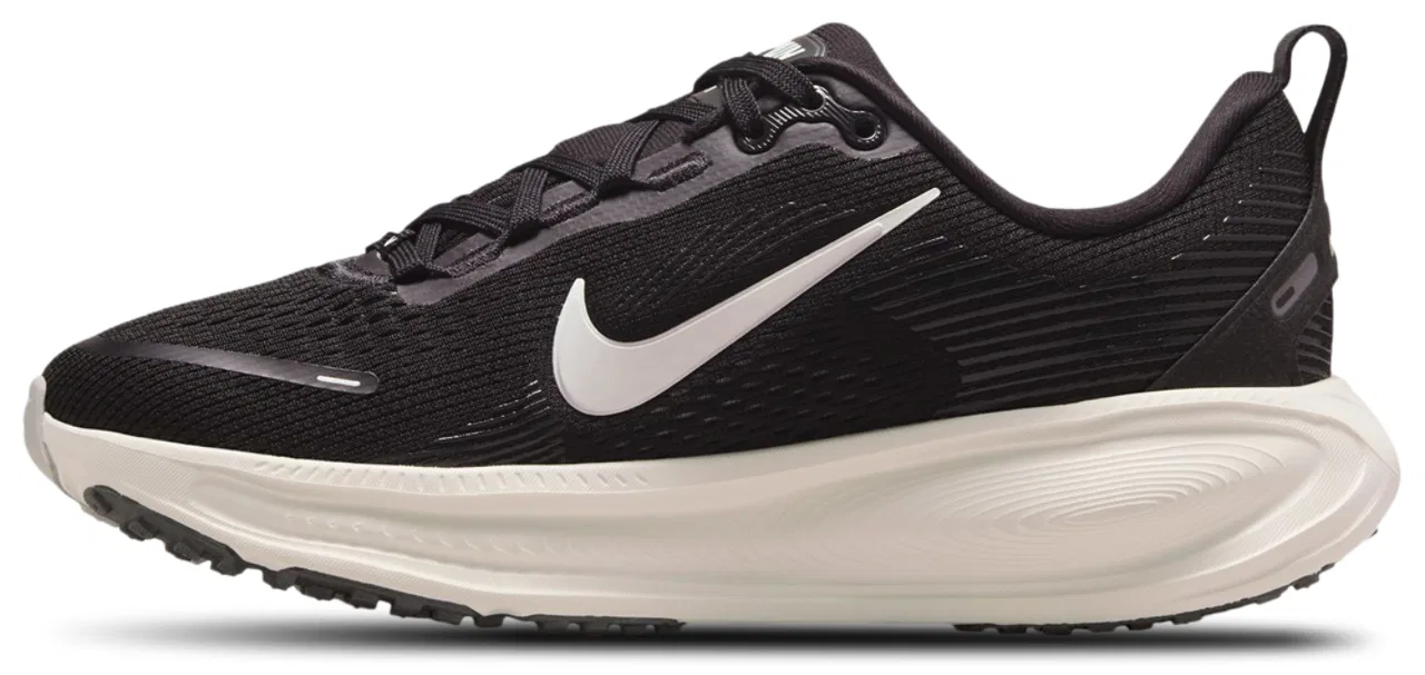 Кроссовки для девочек Vomero 18 Nike, цвет Summit White/Black/Coconut Milk — фото 2