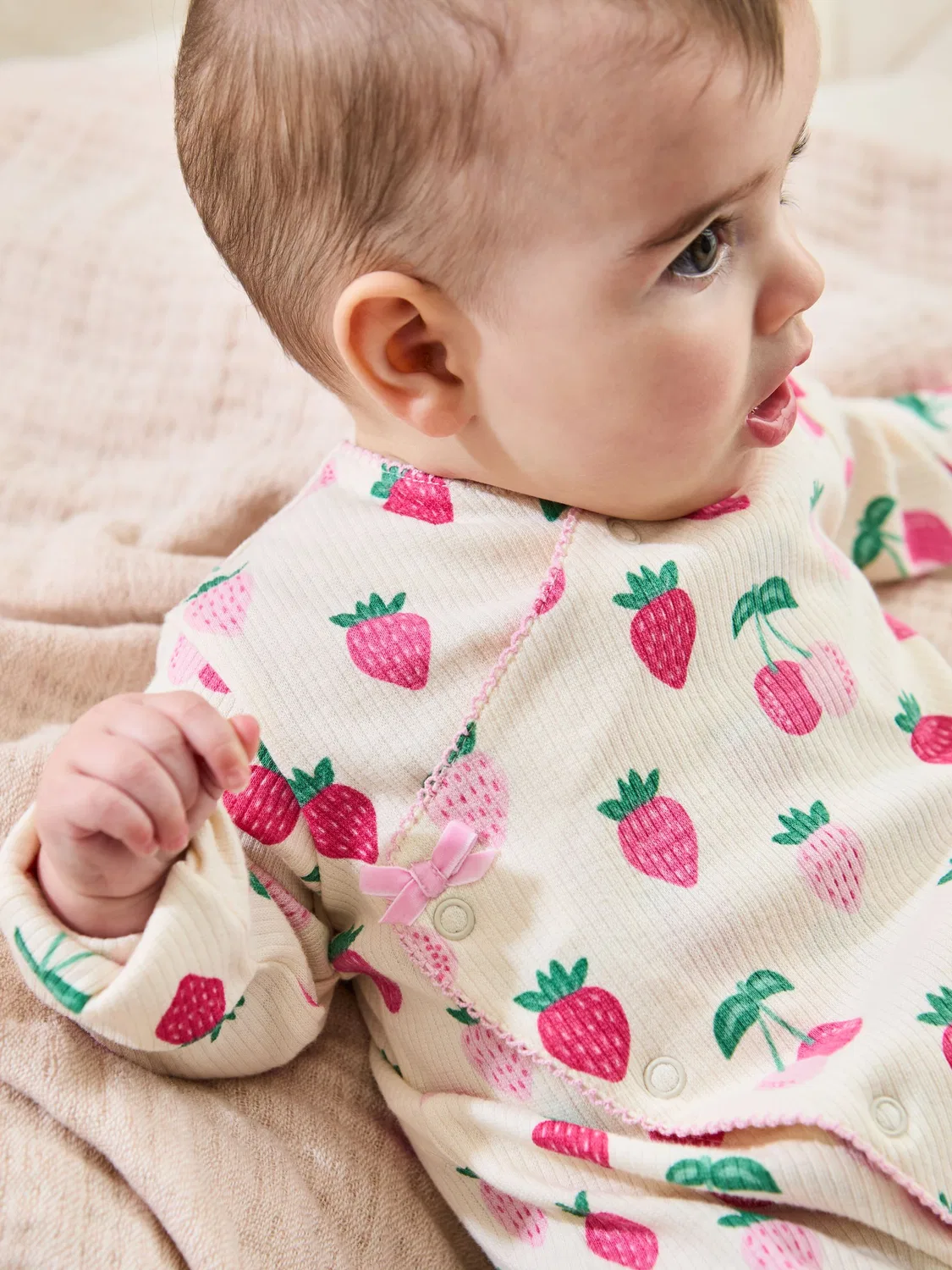 Комбинезон с принтом клубника Jojo Maman Bébé, кремовый с клубникой — фото 2