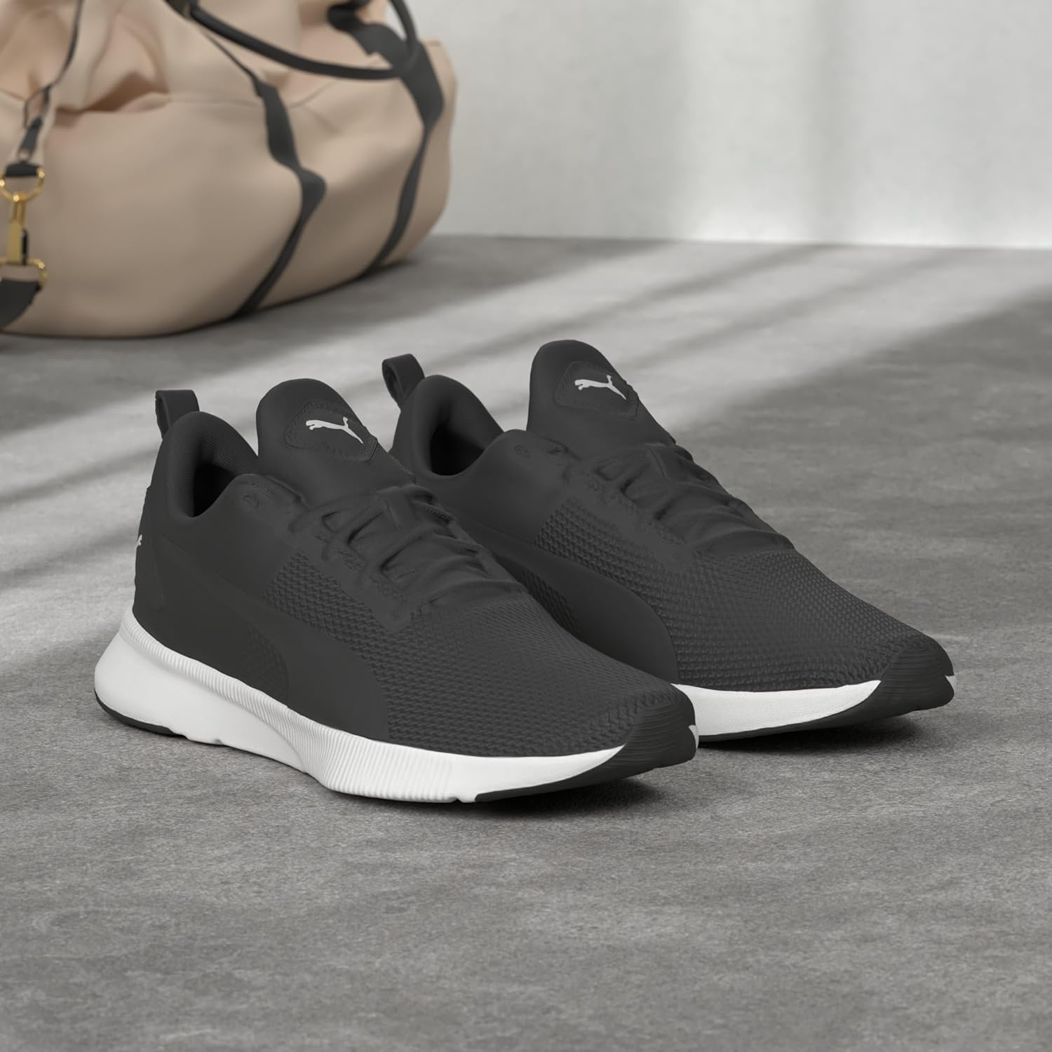 Кроссовки для бега Puma Unisex Flyer Runner, белый/черный — фото 2