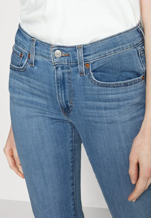Джинсы-Бойфренды средней посадки, узкие Levi'S, Lapis Topic — фото 4