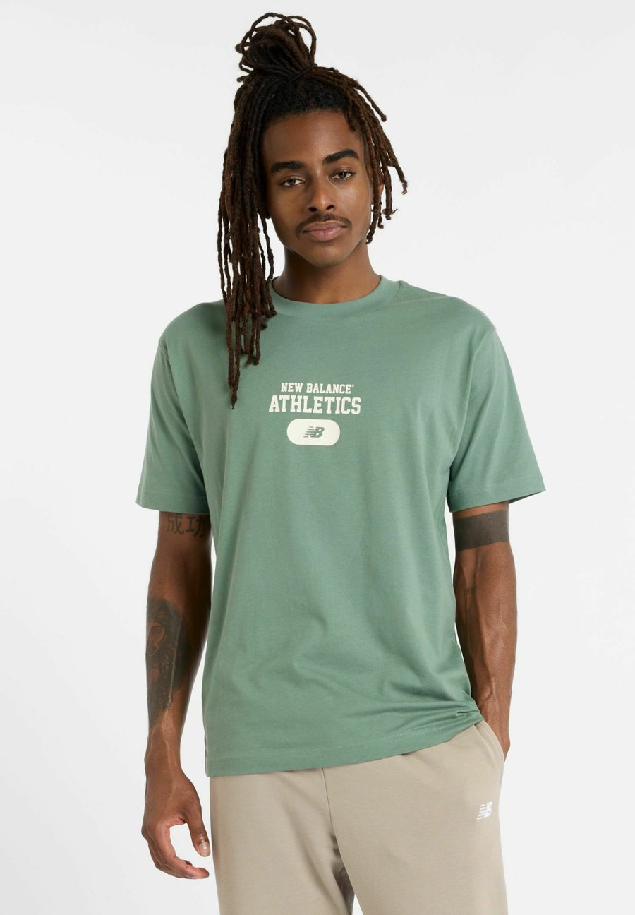 

Футболка New Balance HERITAGE GRAPHIC, Green