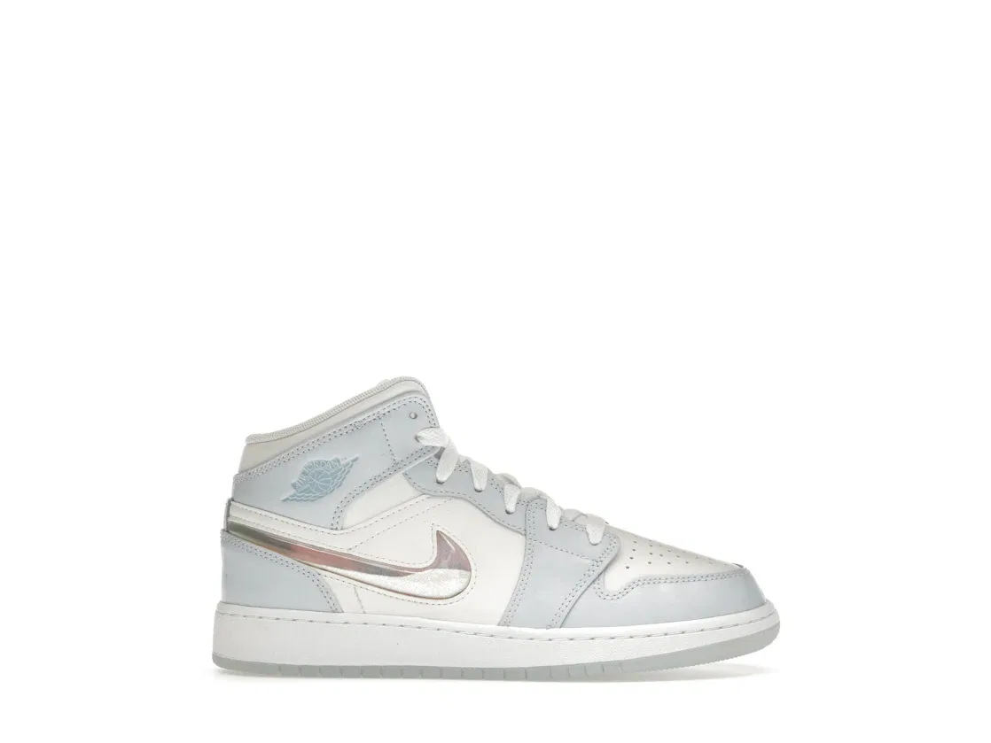 Детские кроссовки Lifestyle с блестящим свишем Jordan 1 Mid SE, Blue Tint/Summit White/White/Ice Blue