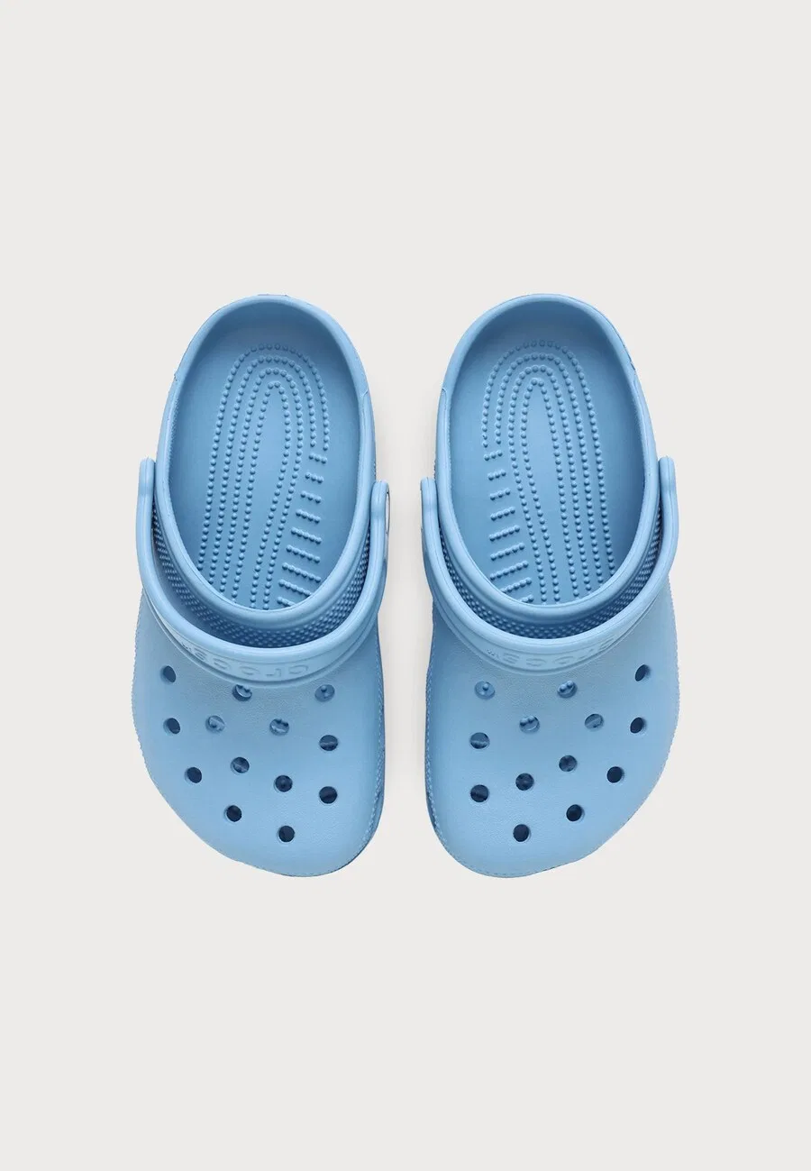 Сандалии Crocs 'Classic' светло-голубого цвета — фото 4