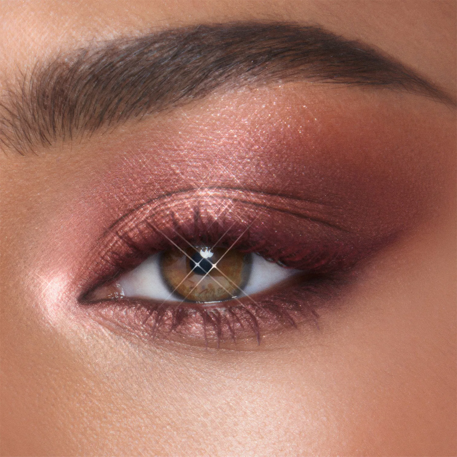 Палетка теней для век с мерцающими оттенками Pillow Talk Dreams Luxury Palette Charlotte Tilbury — фото 4