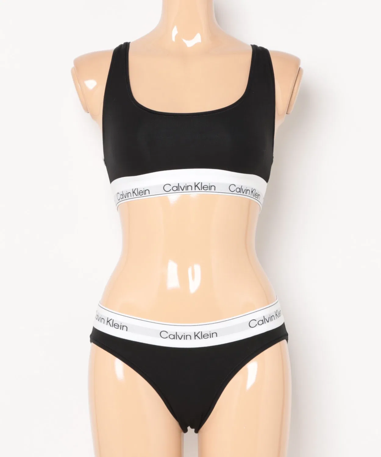Женский комплект бюстгальтера и трусов без бретелей Calvin Klein, Black — фото 3