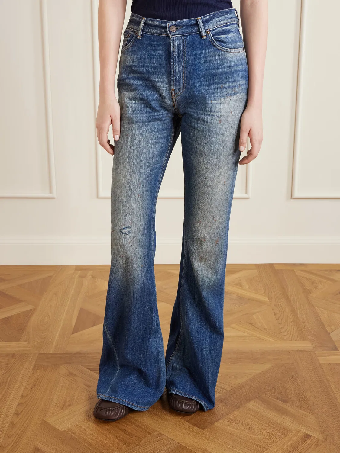 Рваные джинсы с высокой посадкой и расклешенными штанинами Acne Studios, Mid Denim — фото 3