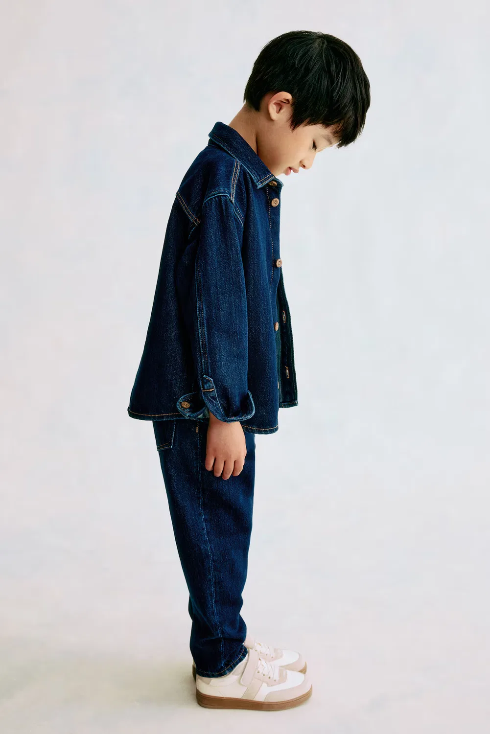 Зауженные джинсы из смесовой хлопковой ткани H&M, Dunkles Denimblau — фото 4