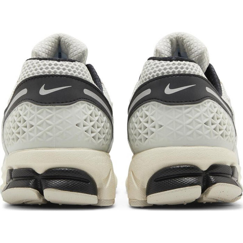 Кроссовки Nike Air Zoom Vomero 5 'Supersonic', кремово-белый/мультиколор — фото 3