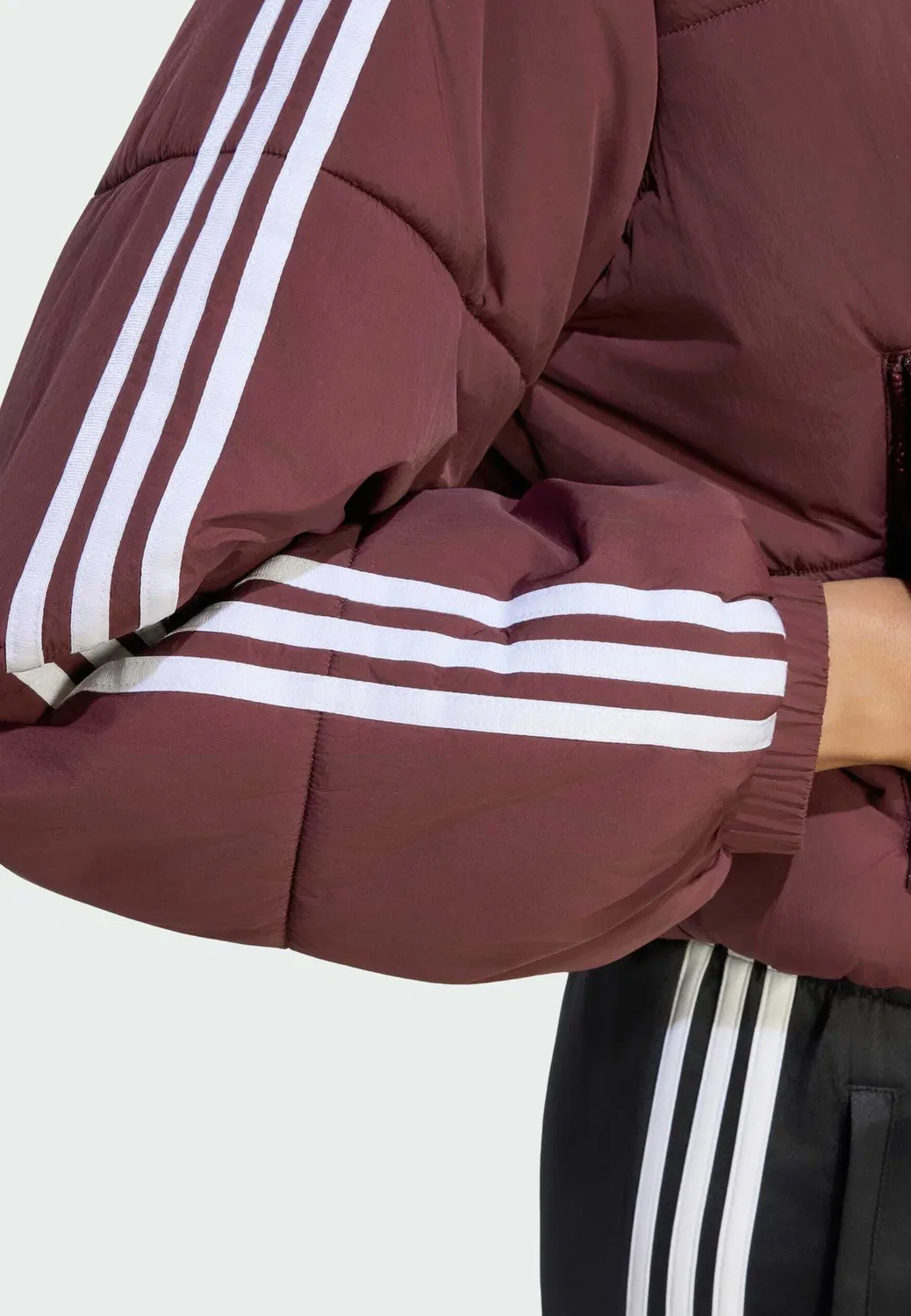 Укороченная пуховая куртка с капюшоном Adicolor - зимняя куртка Adidas Originals, Aurora Ruby — фото 4