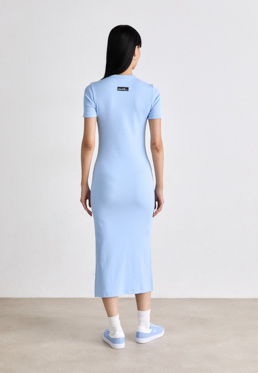 Платье Lacoste Shift dress Overview, Светло-голубое — фото 3