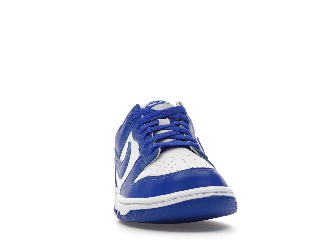 Детские кроссовки с контрастными вставками Nike Dunk Low Nike, White/Hyper Royal/Hyper Royal — фото 2