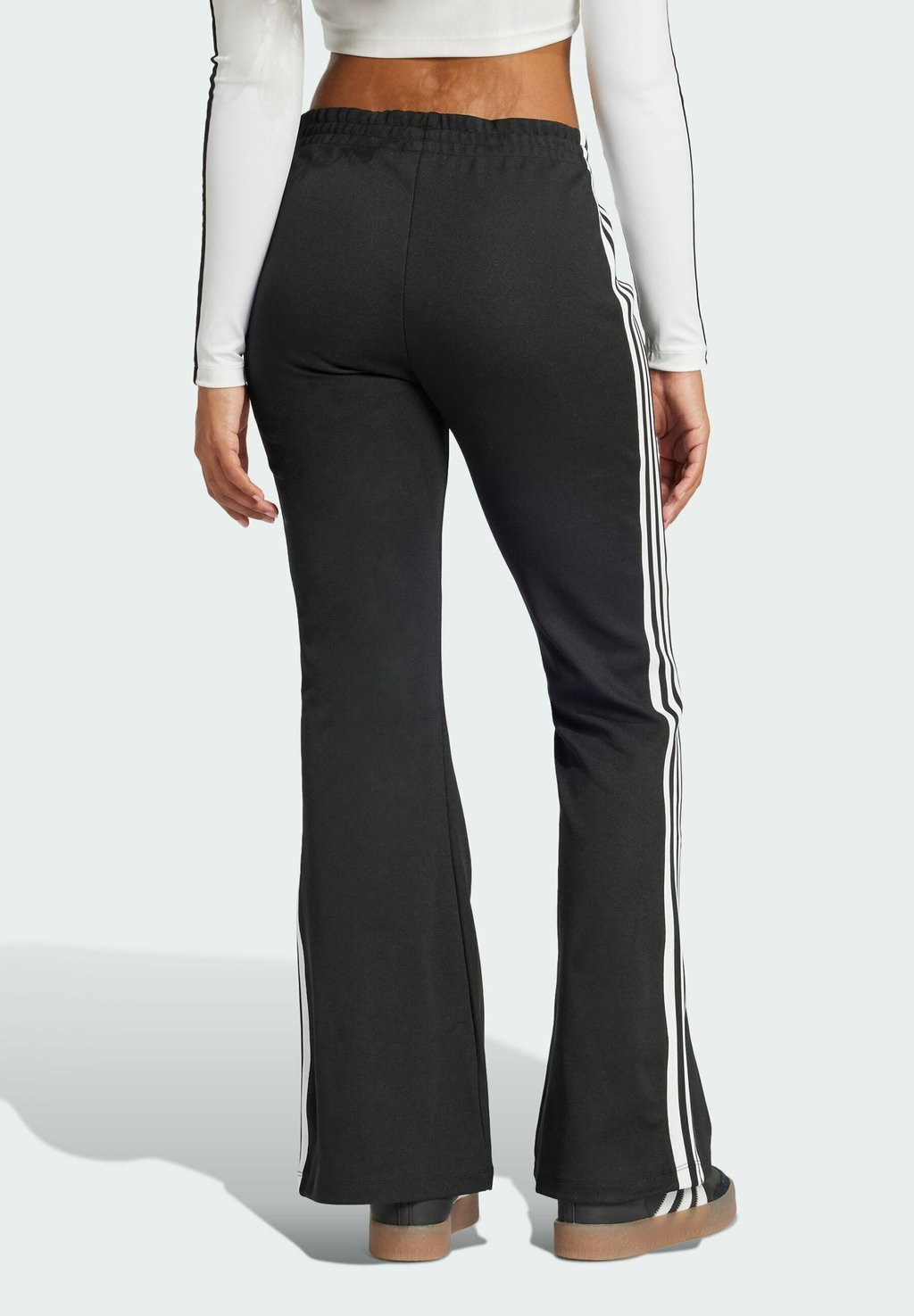 

Спортивные брюки FLARED adidas Originals, черный