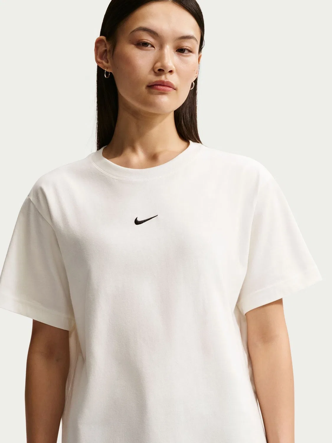 Футболка оверсайз Nike Sportswear Essential, парусный нейтральный