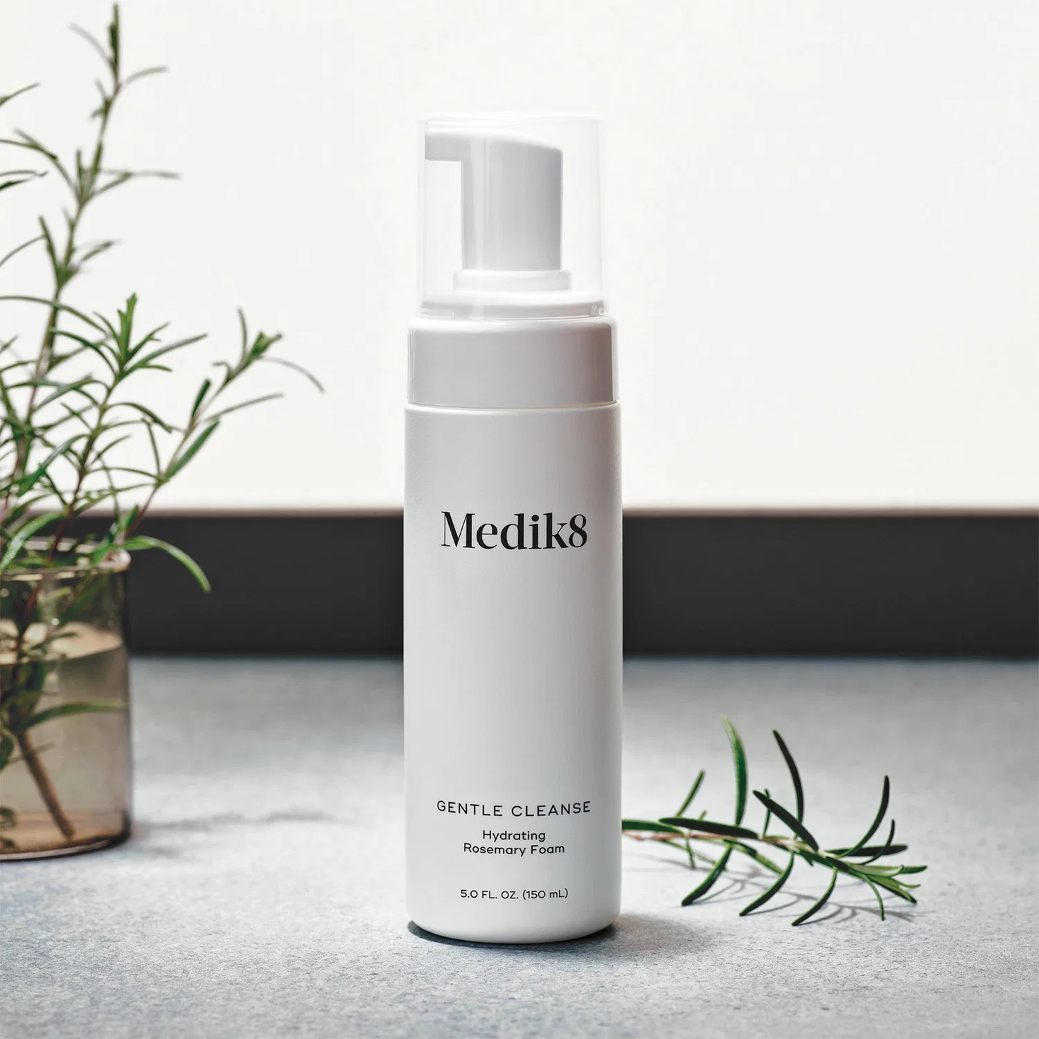 Пенка для умывания легкая Medik8 Gentle Cleanse, 150 мл — фото 4