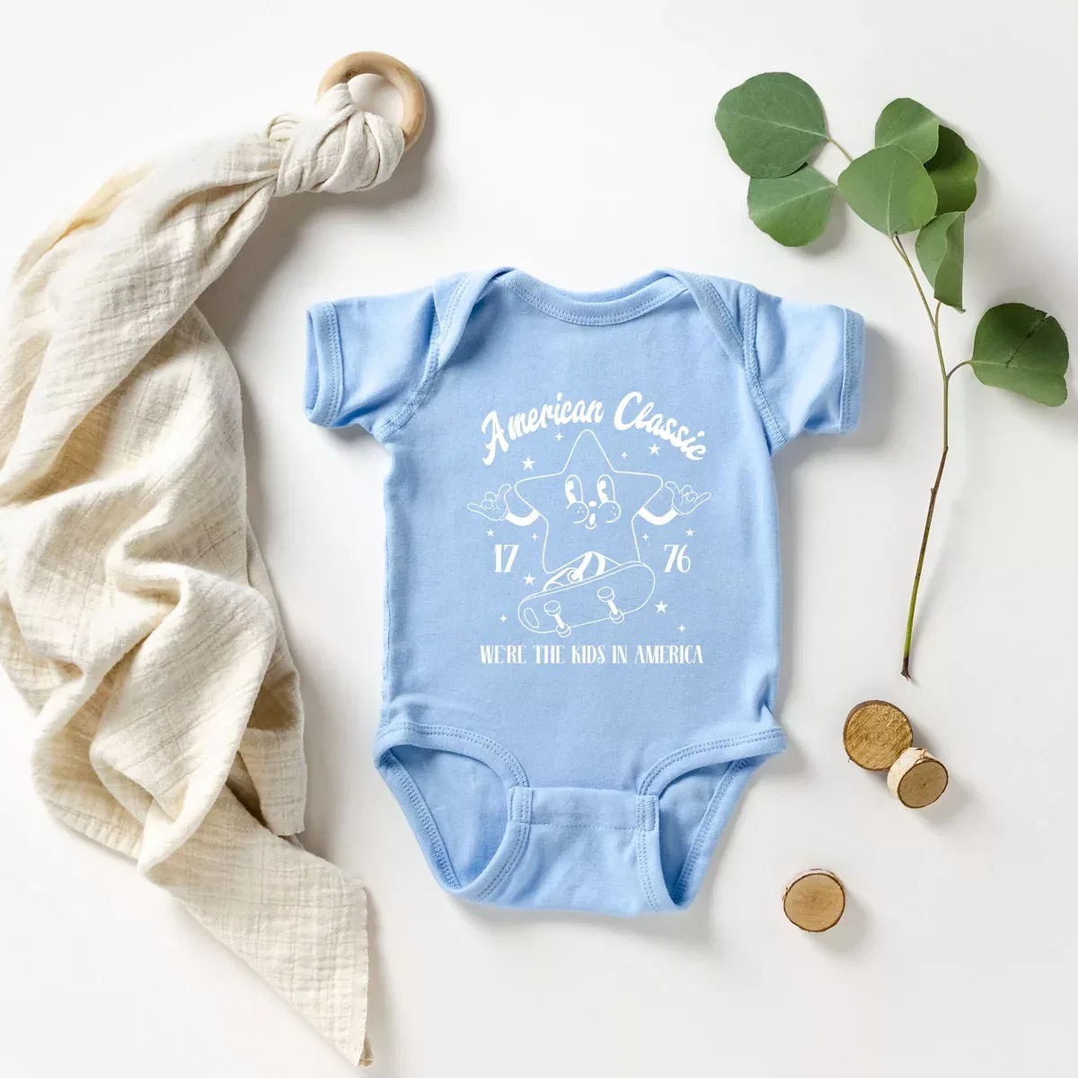 Детский боди с коротким рукавом American Classic Kids In America The Juniper Shop, Light Blue — фото 4