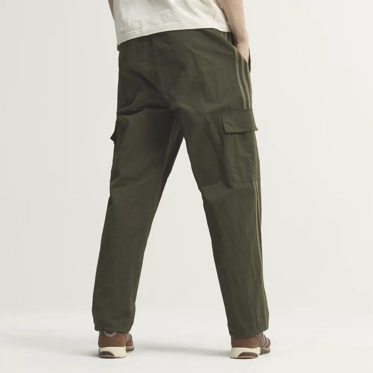 Мужские брюки карго свободного кроя Adicolor Classics 3-Stripes Cargo Adidas Originals, Night Cargo — фото 2