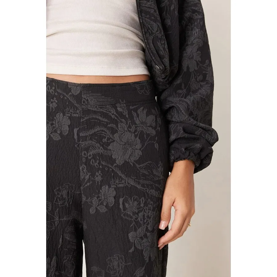 Женские спортивные брюки с принтом Sportswear Collection Jacquard Tracksuit Bottoms Nike, Черный — фото 4