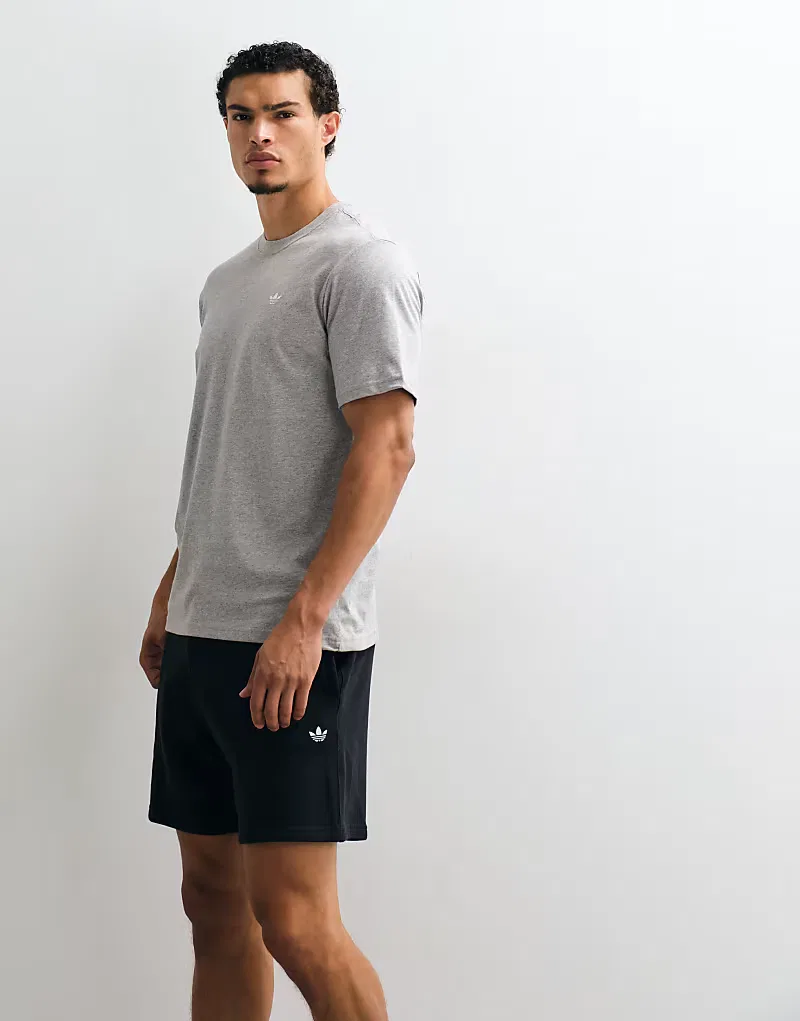 Шорты Adidas Originals Essential, черный